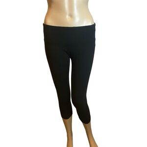 Lululemon Athletica Black with Black Polka Dots Capri Leggings Tights Size 6 VGC